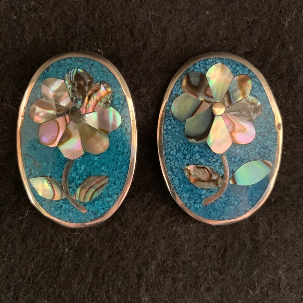 Vintage Alpaca Mexico Oval Silvertone & Mother of Pearl Floral Clipon Earrings